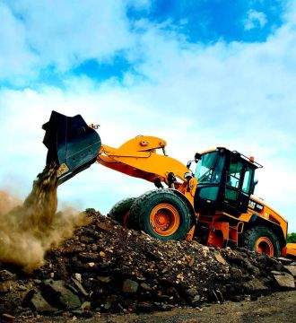 EXCAVATION & EARTHMOVING MACHINERY